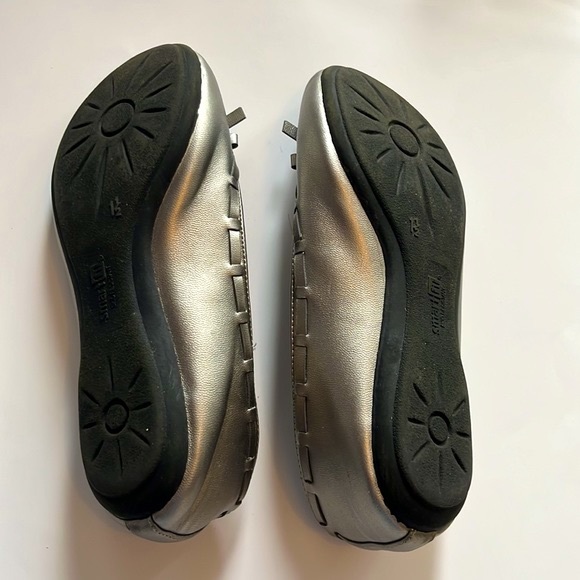 3/$20 😀 Shoes ballet flats in silver - size 1 1/2 - Picture 2 of 5